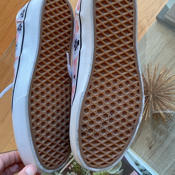 Euc vans canvas sneakers with platform. - Picture 2 of 6